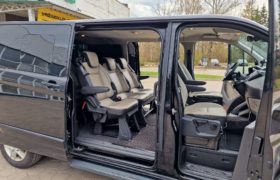 Ford Tourneo Custom keleivinis mikroautobusas iš vidaus