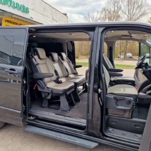 Ford Tourneo Custom keleivinis mikroautobusas iš vidaus